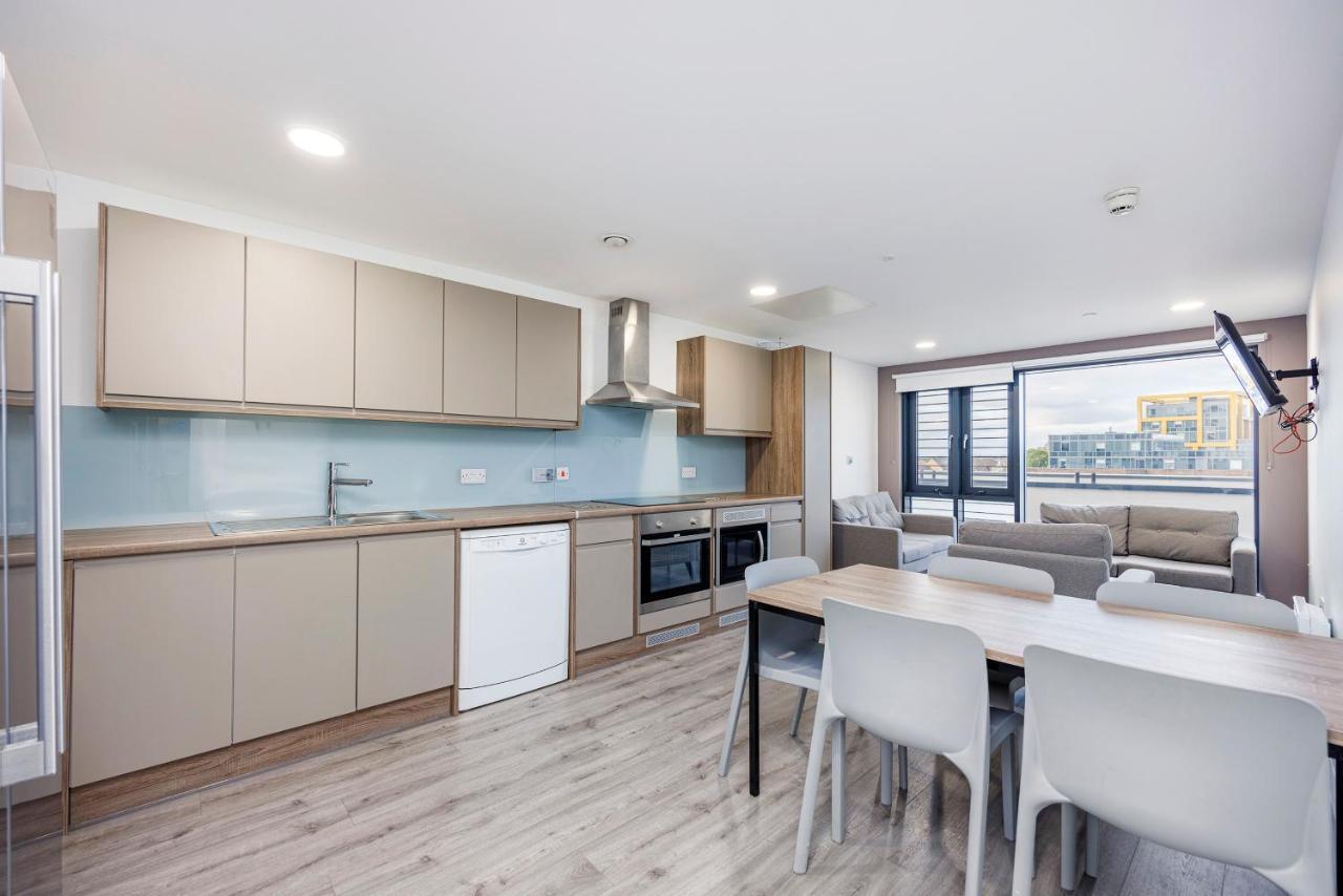 Bright Ensuite Rooms, - Sk * Cardiff