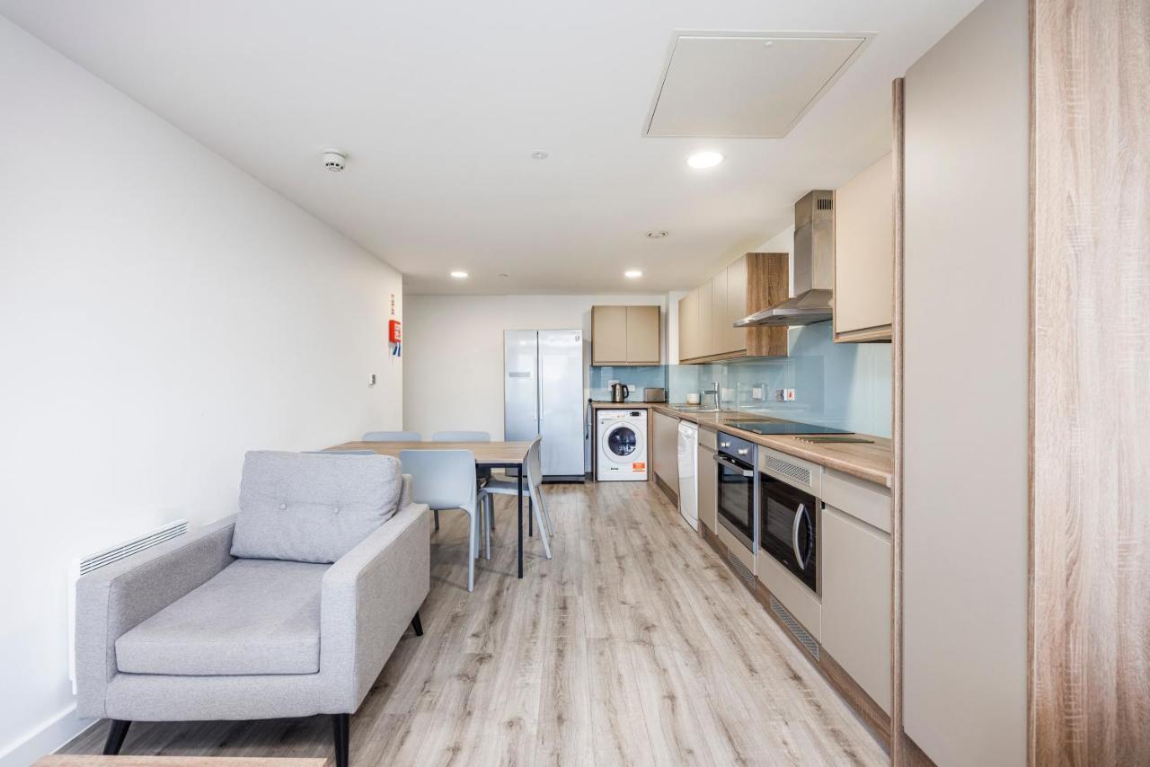 Bright Ensuite Rooms, - Sk
