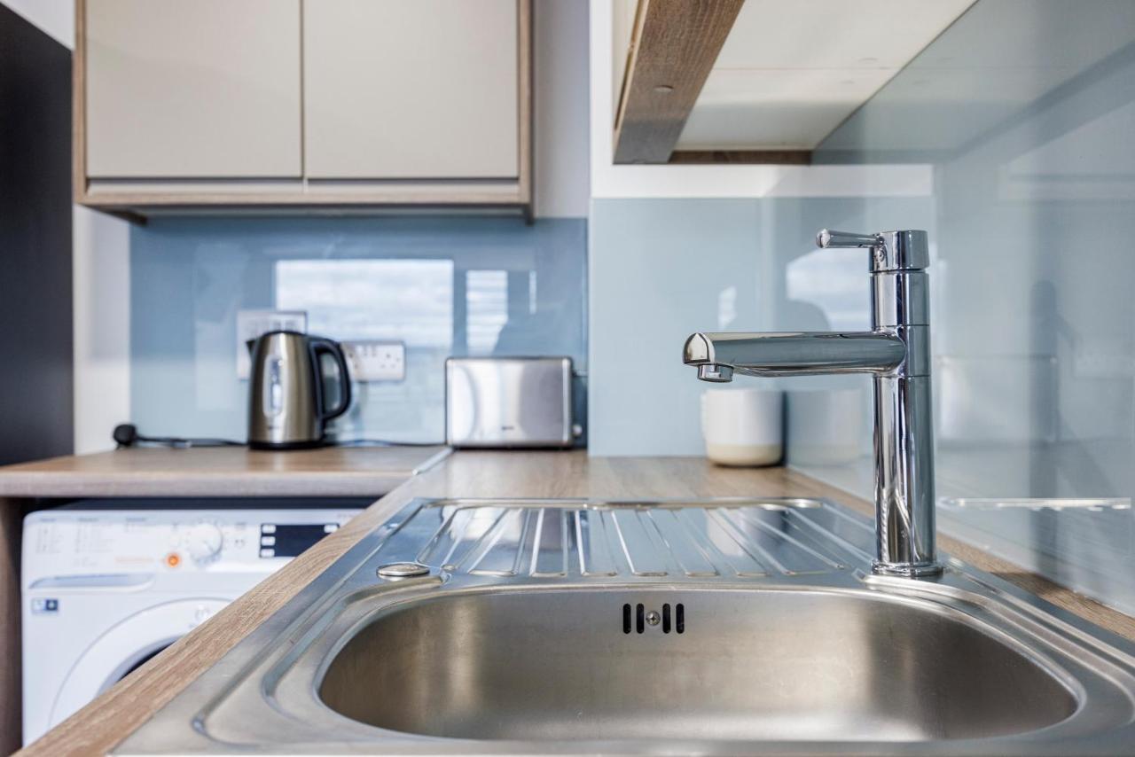 Bright Ensuite Rooms, - Sk Guest house